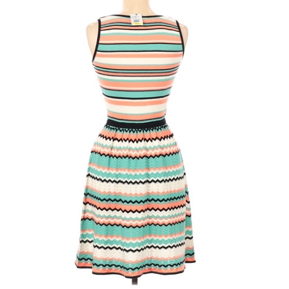 Jessica Simpson Desert Flower Stripe Dress NWT Medium - Picture 2 of 10